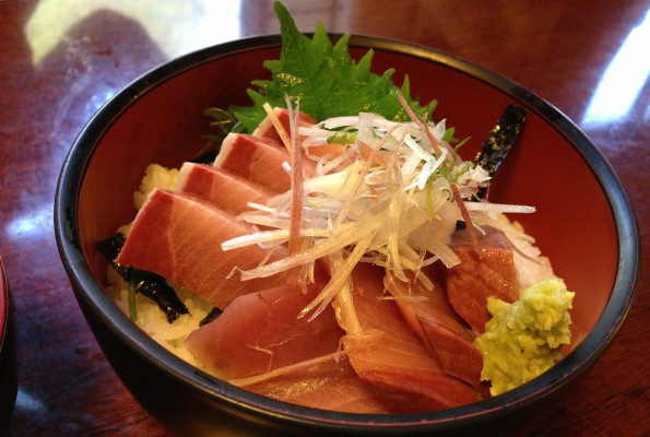 伊豆 「味処 錦」 寒ブリ丼2100円
