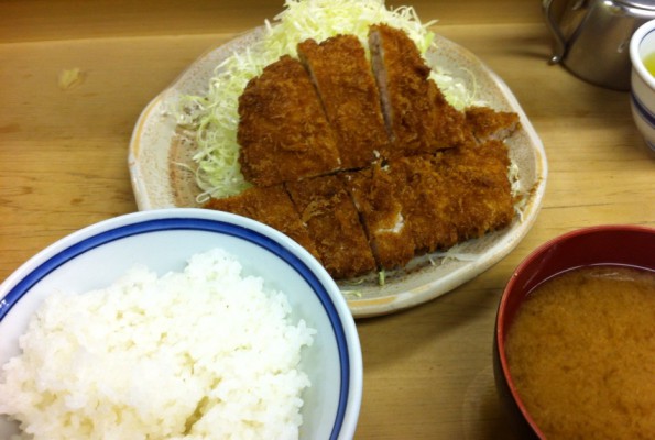 神保町 「いもや」 とんかつ定食750円